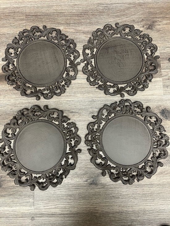 GG Collection Other - GG COLLECTION METAL CHARGERS – SET OF 4 DECORATIVE PLATES